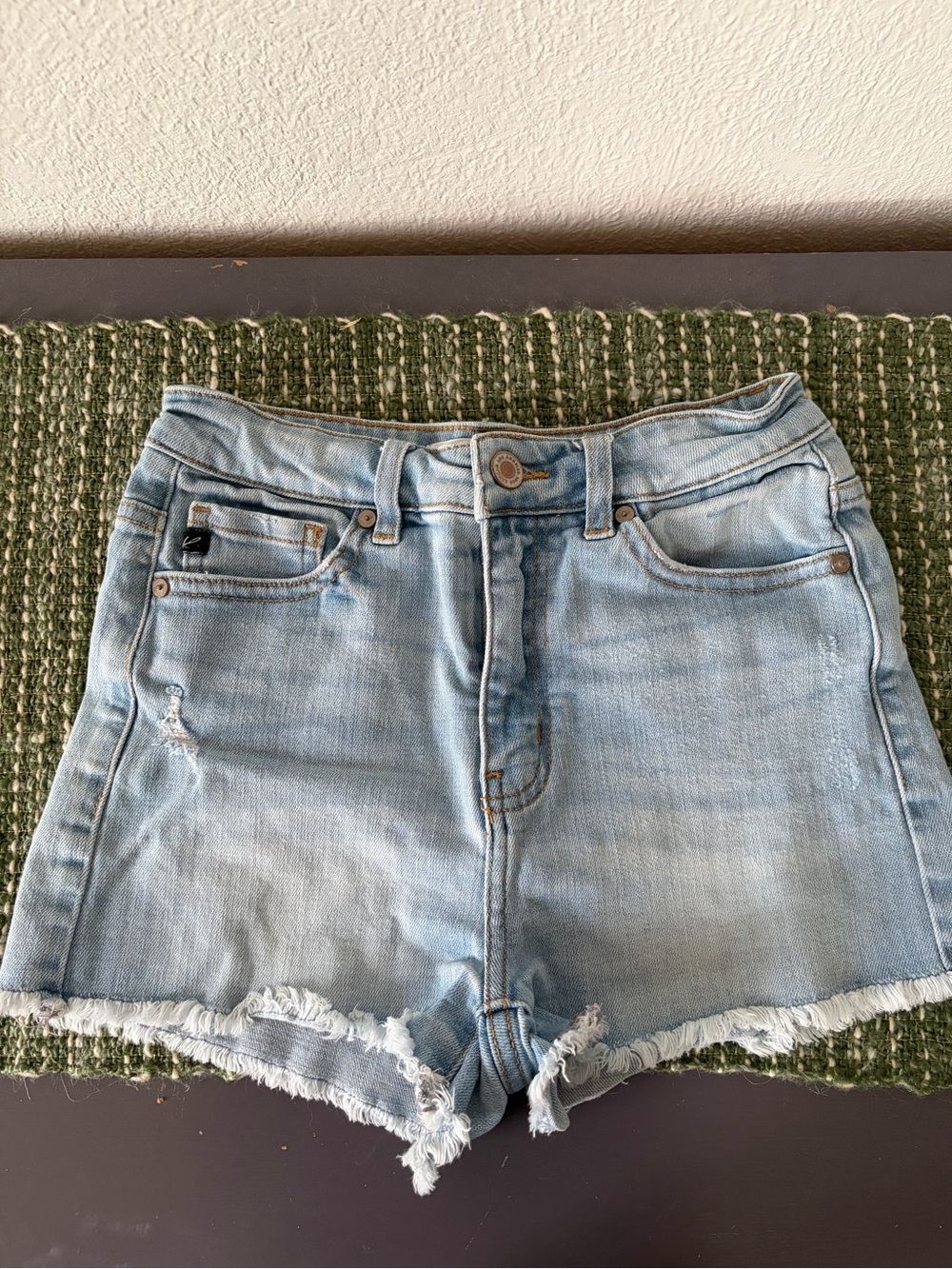 Light Wash Frayed Hem Denim Shorts - Casual Summer Staple